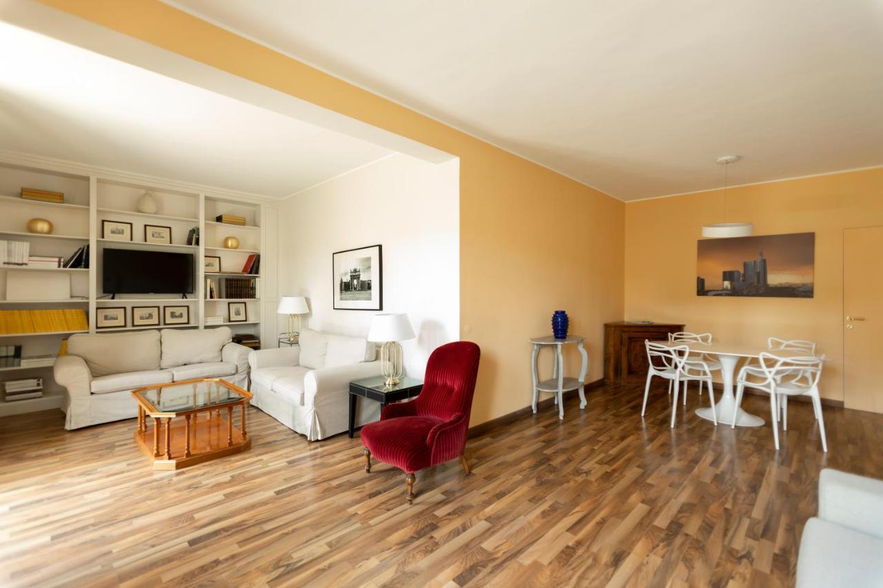 Montenapoleone - Sant Andrea Charme Penthouse Milan Bagian luar foto