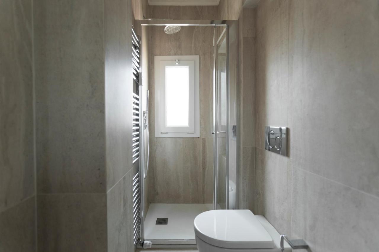 Montenapoleone - Sant Andrea Charme Penthouse Milan Bagian luar foto