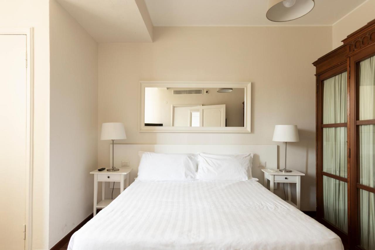 Montenapoleone - Sant Andrea Charme Penthouse Milan Bagian luar foto
