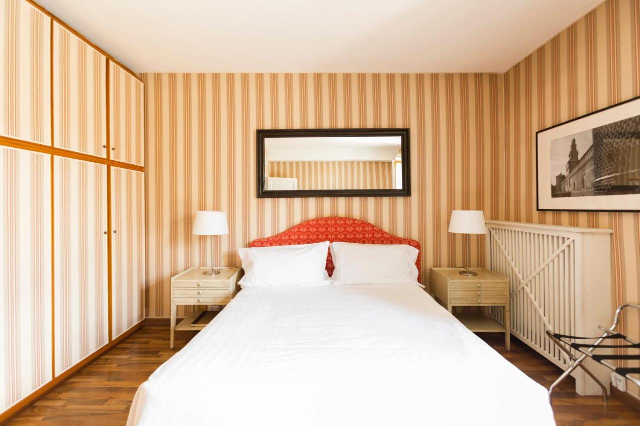 Montenapoleone - Sant Andrea Charme Penthouse Milan Bagian luar foto