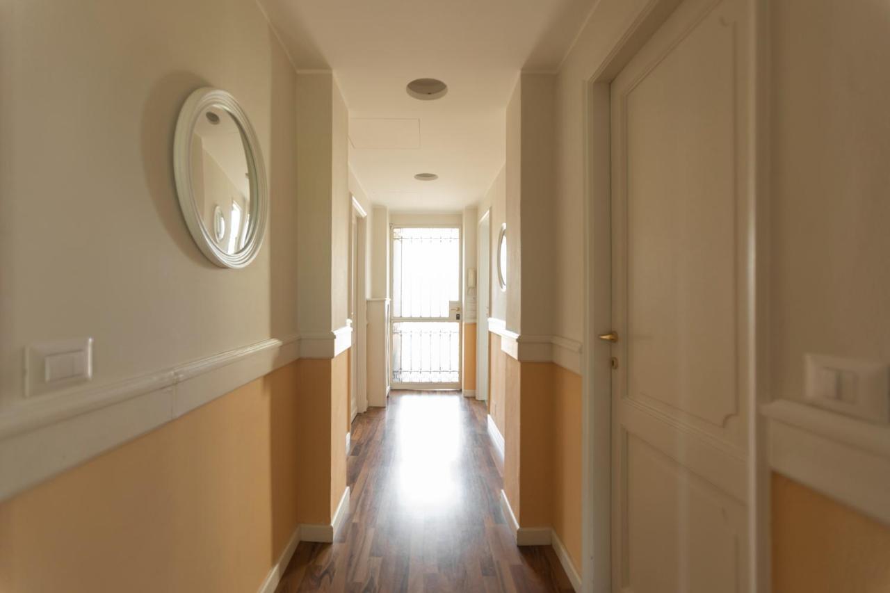 Montenapoleone - Sant Andrea Charme Penthouse Milan Bagian luar foto