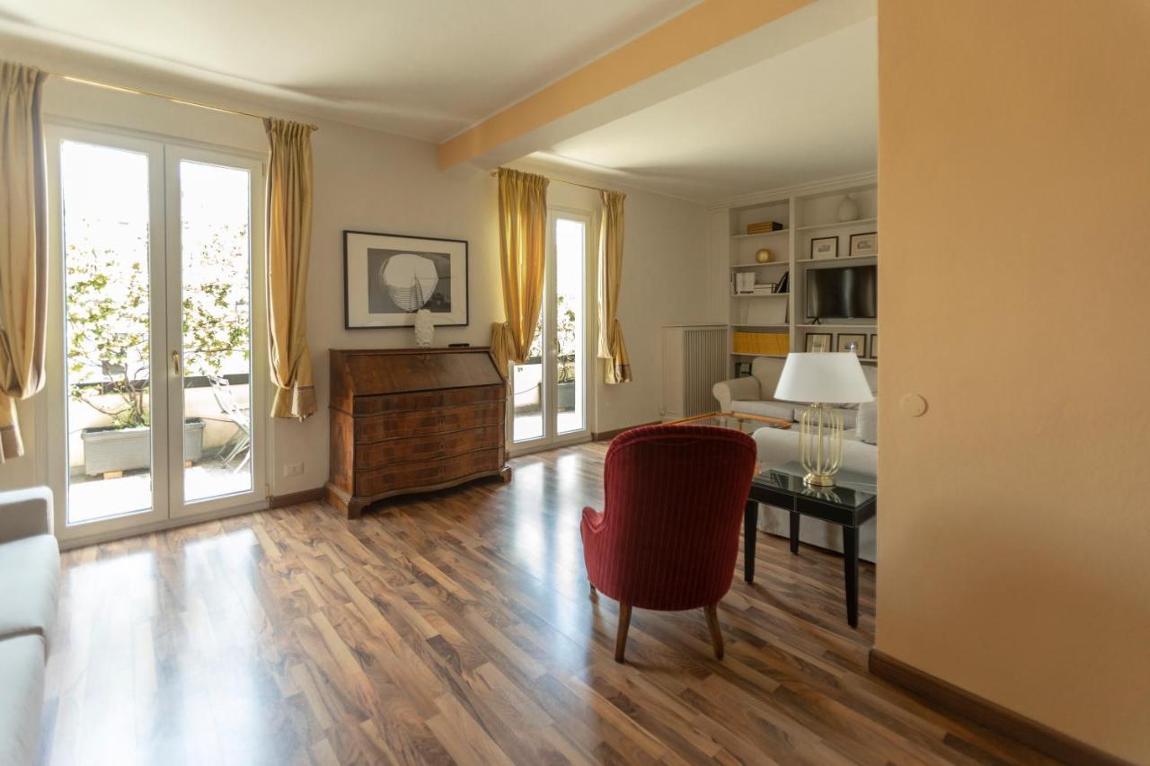 Montenapoleone - Sant Andrea Charme Penthouse Milan Bagian luar foto